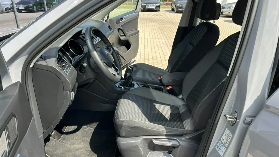 VOLKSWAGEN Tiguan -