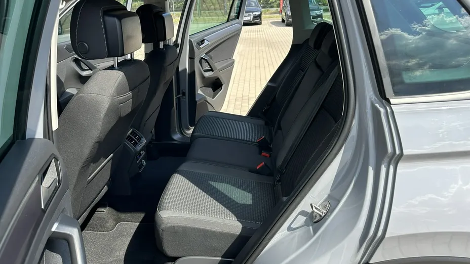 VOLKSWAGEN Tiguan -