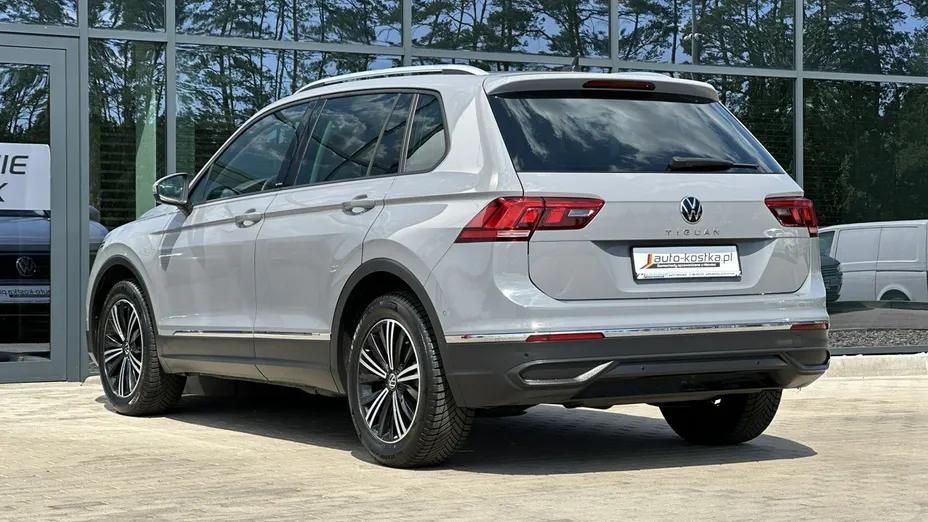 VOLKSWAGEN Tiguan -