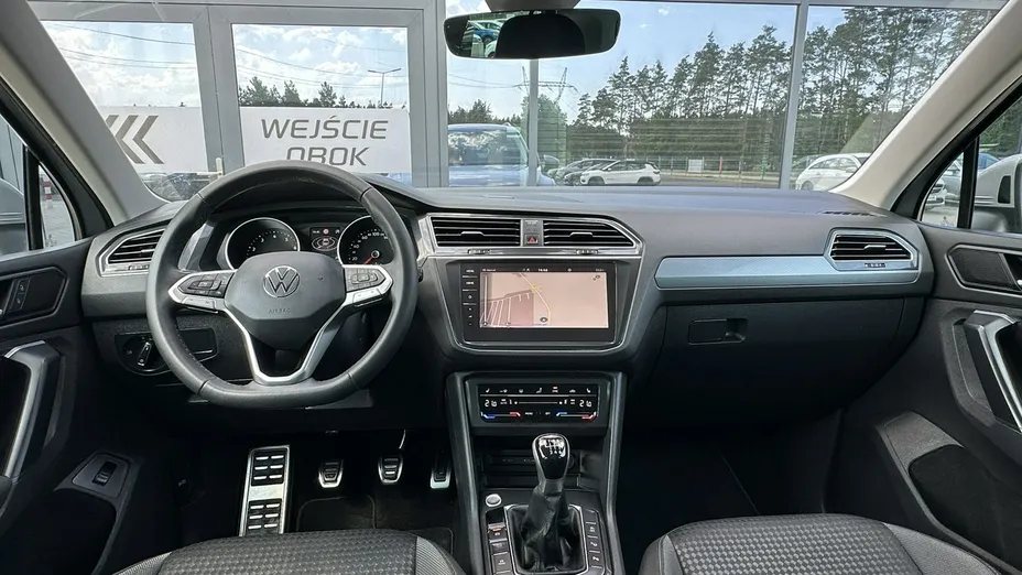 VOLKSWAGEN Tiguan -