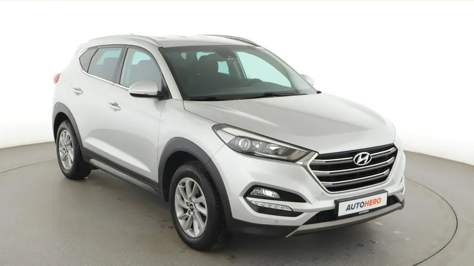 HYUNDAI Tucson -