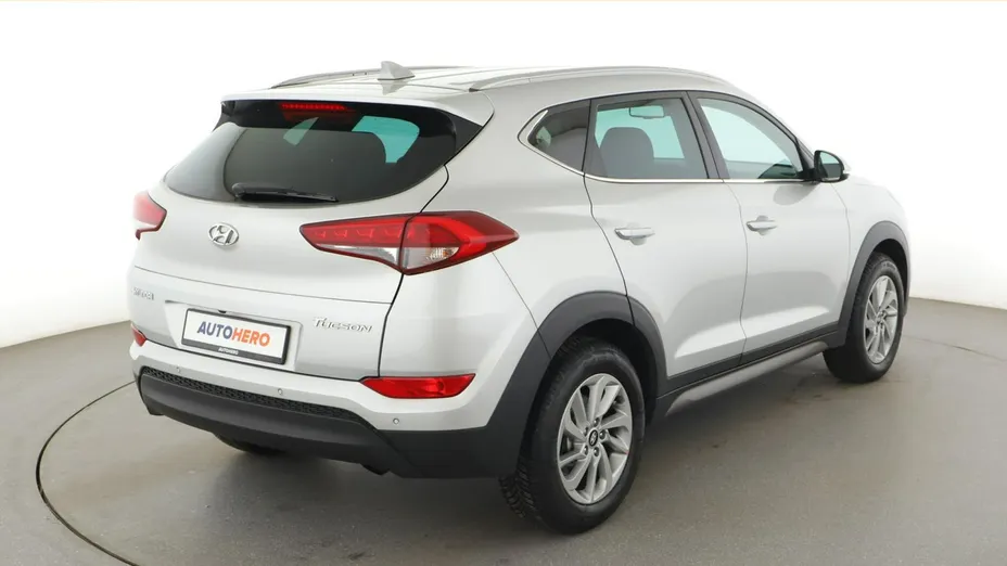 HYUNDAI Tucson -