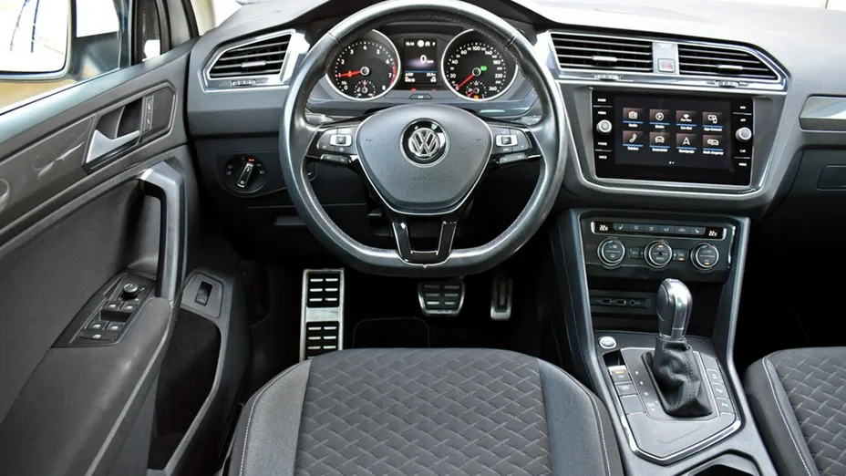 VOLKSWAGEN Tiguan -