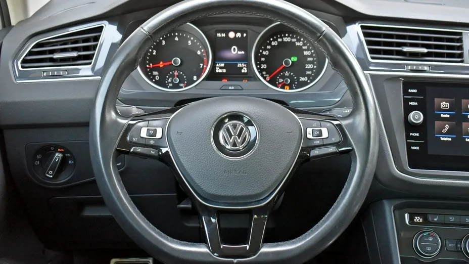 VOLKSWAGEN Tiguan -