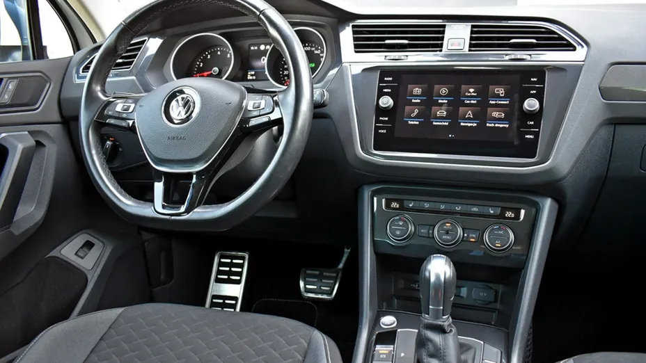 VOLKSWAGEN Tiguan -