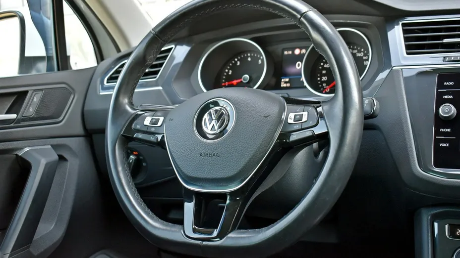VOLKSWAGEN Tiguan -