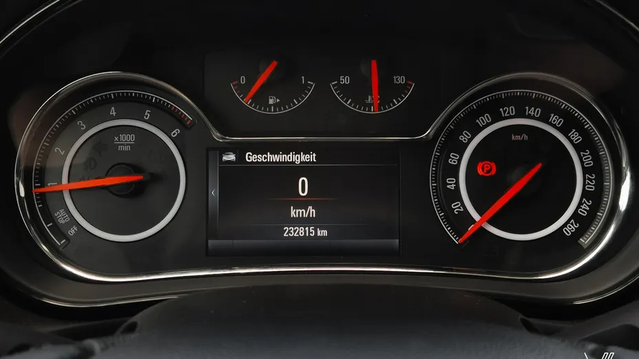 OPEL Insignia -