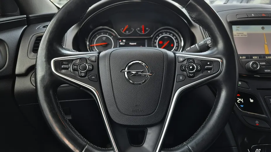 OPEL Insignia -