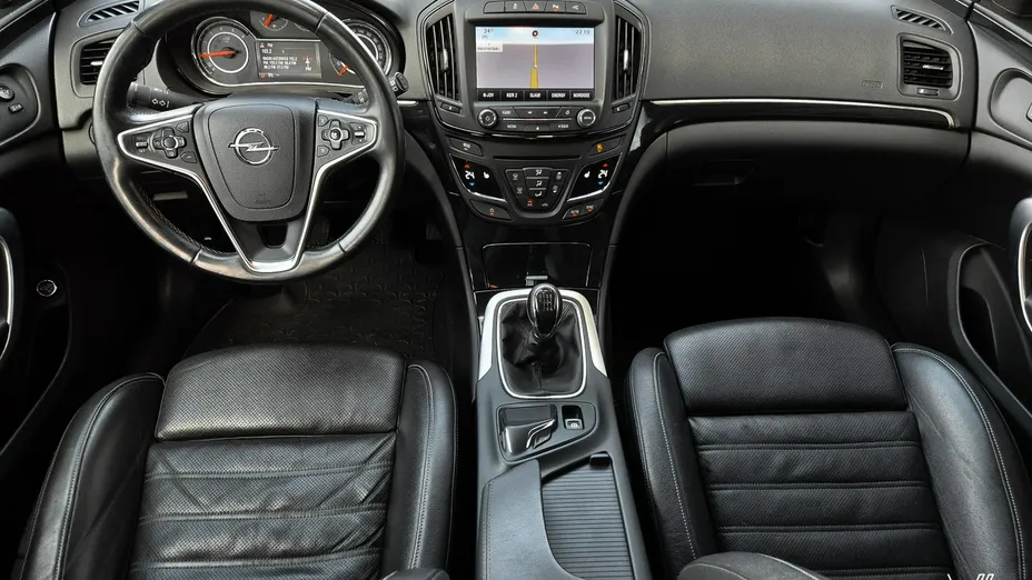 OPEL Insignia -
