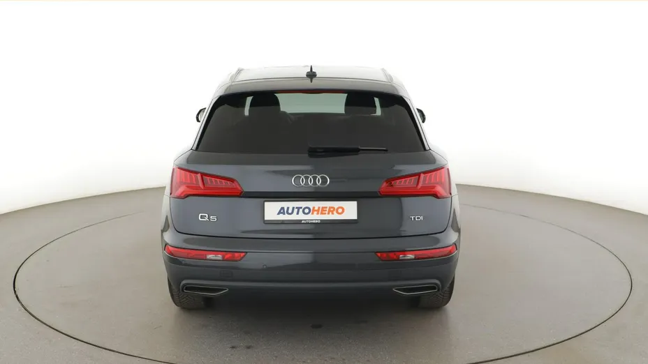 AUDI Q5 -