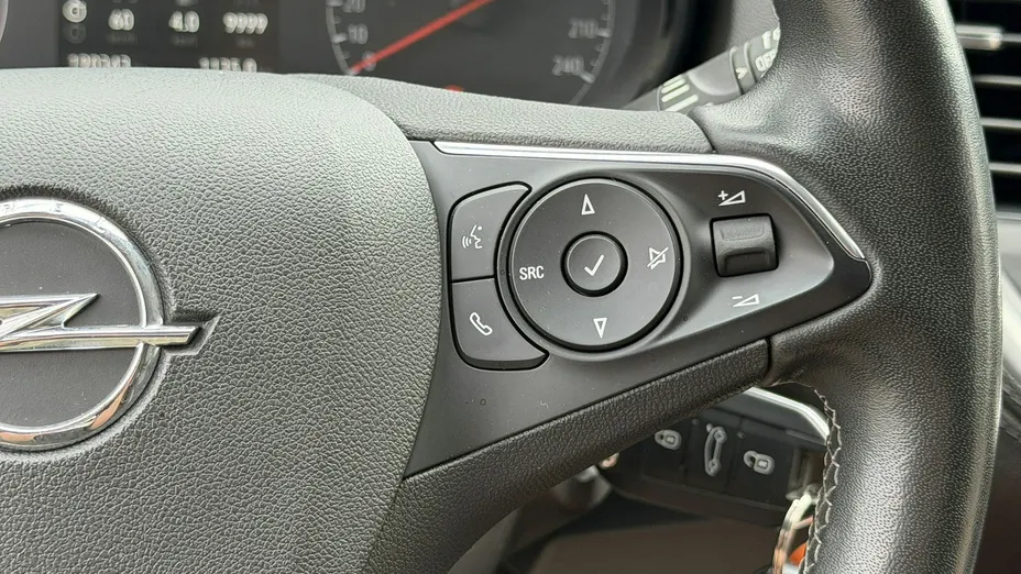 OPEL Grandland X -