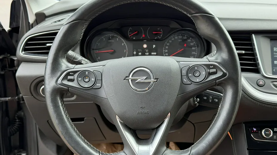 OPEL Grandland X -