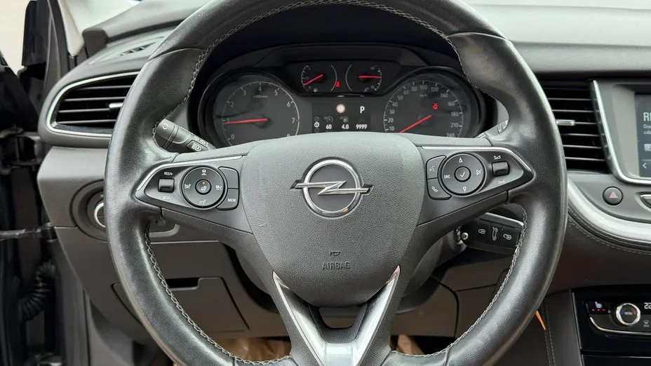 OPEL Grandland X -