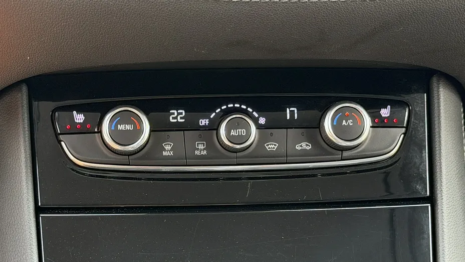 OPEL Grandland X -