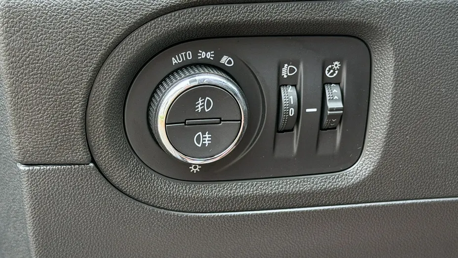 OPEL Grandland X -