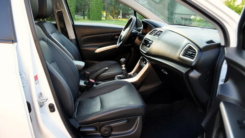 SUZUKI S-Cross -