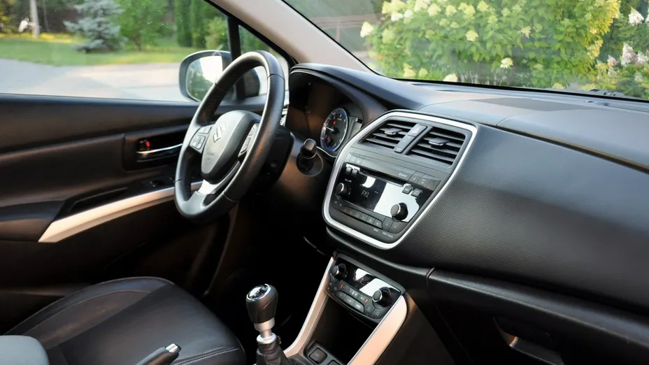 SUZUKI S-Cross -