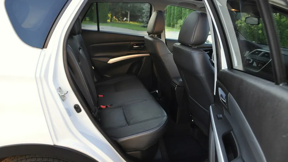 SUZUKI S-Cross -