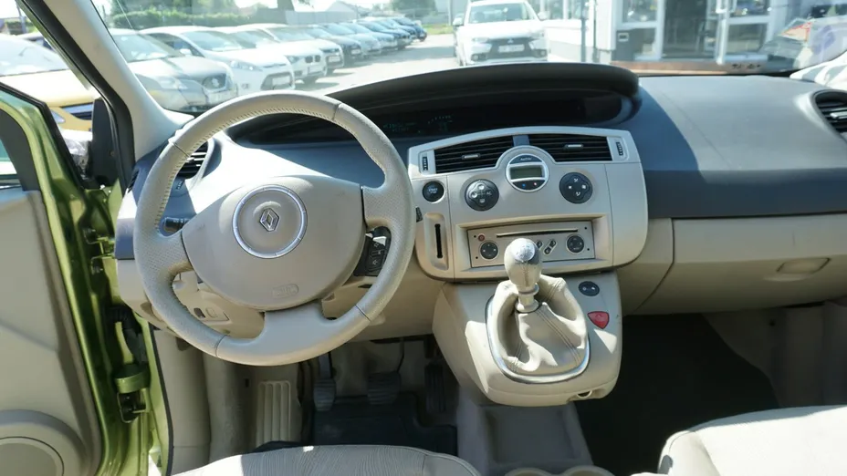 RENAULT Scenic -