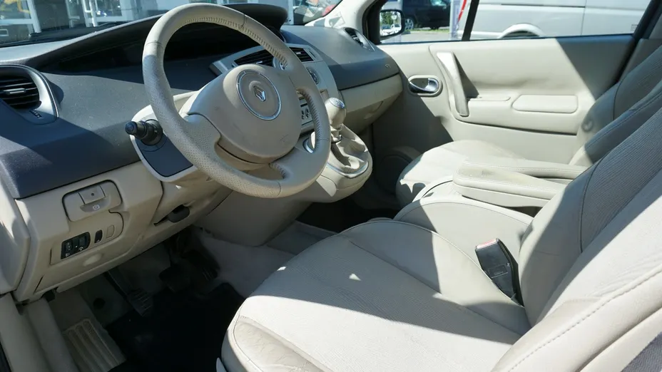 RENAULT Scenic -