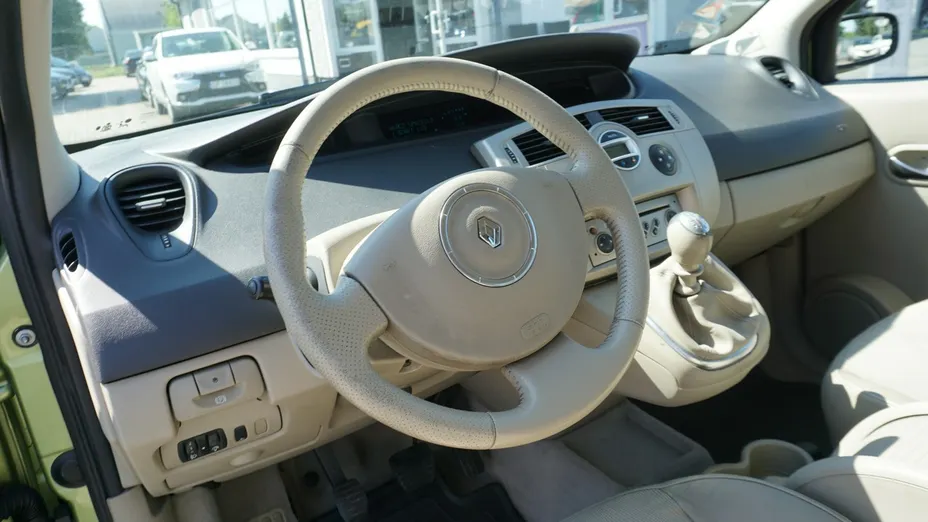 RENAULT Scenic -