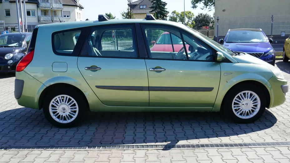 RENAULT Scenic -