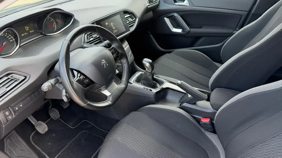 PEUGEOT 308 -
