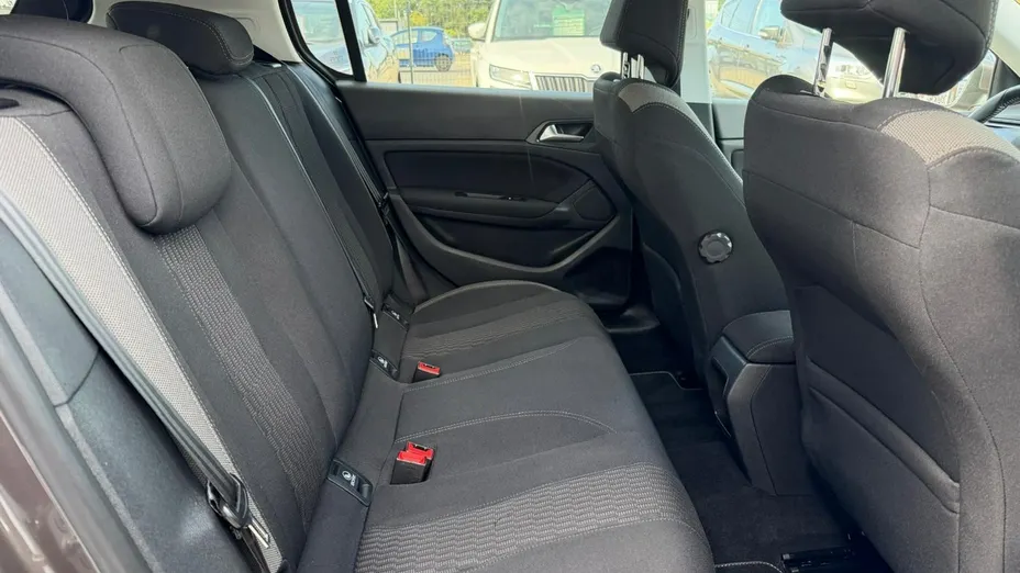 PEUGEOT 308 -