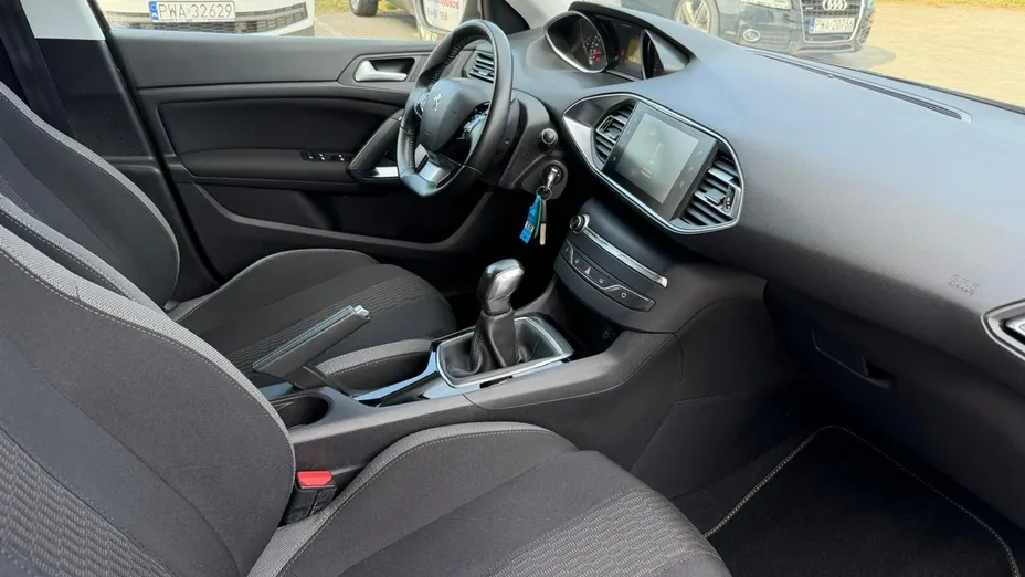 PEUGEOT 308 -