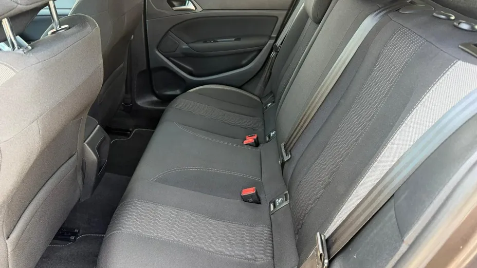 PEUGEOT 308 -