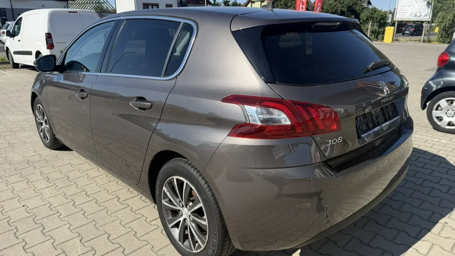 PEUGEOT 308 -