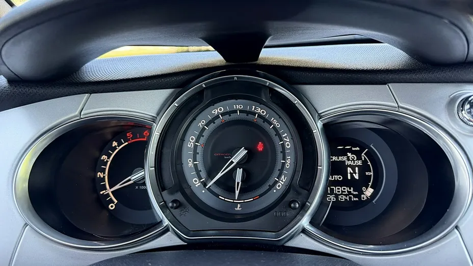 CITROEN DS3 -