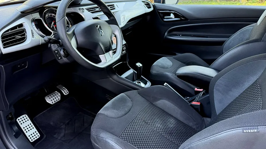 CITROEN DS3 -