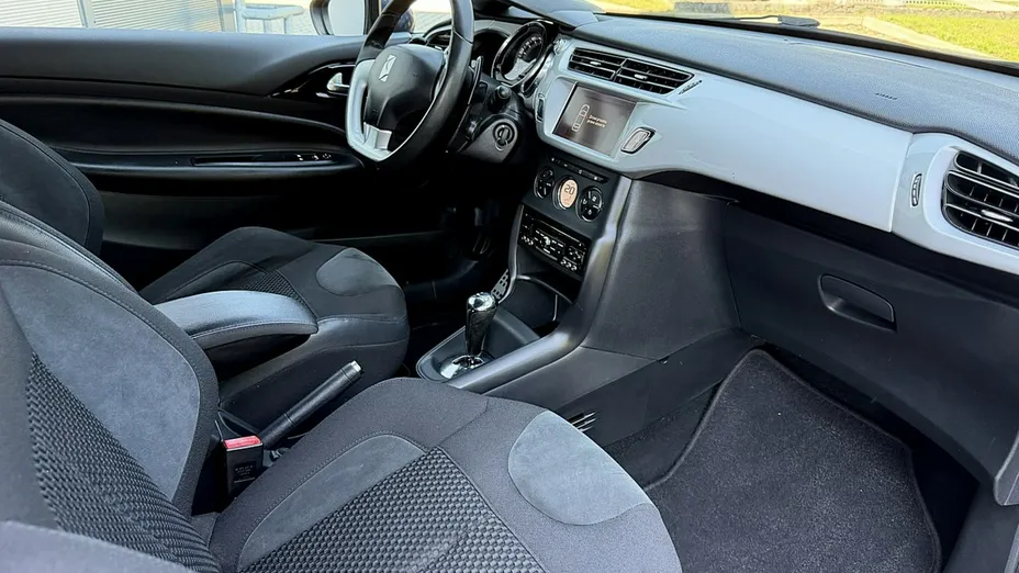 CITROEN DS3 -