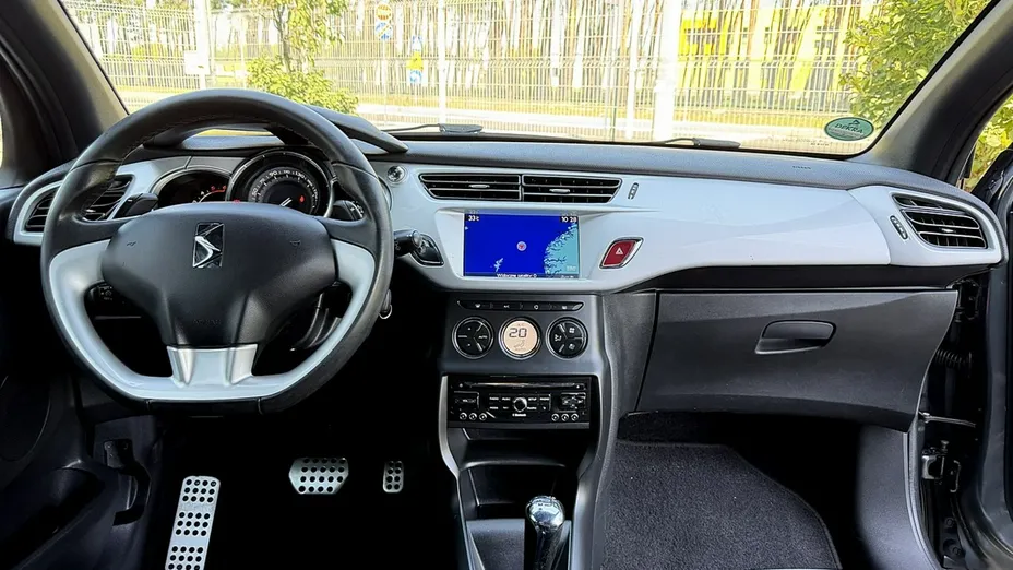 CITROEN DS3 -