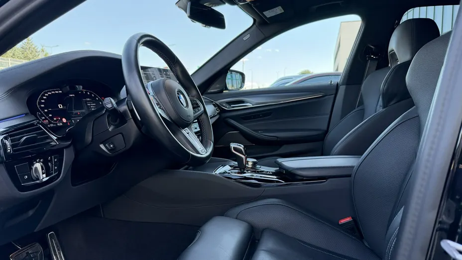 BMW M5 -