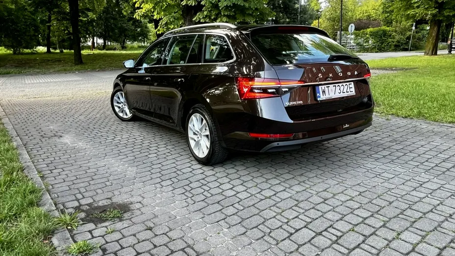 SKODA Superb -
