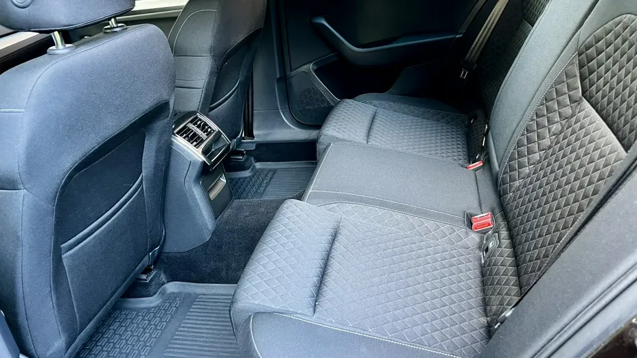 SKODA Superb -