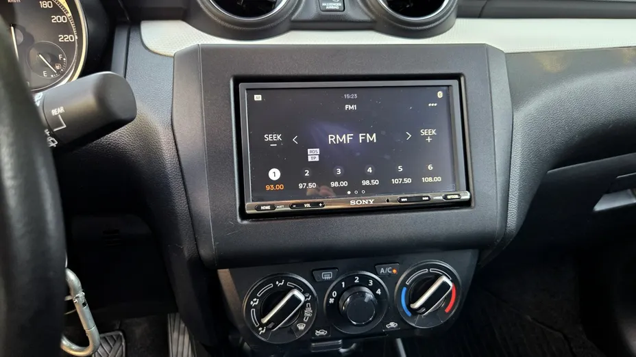SUZUKI Swift -
