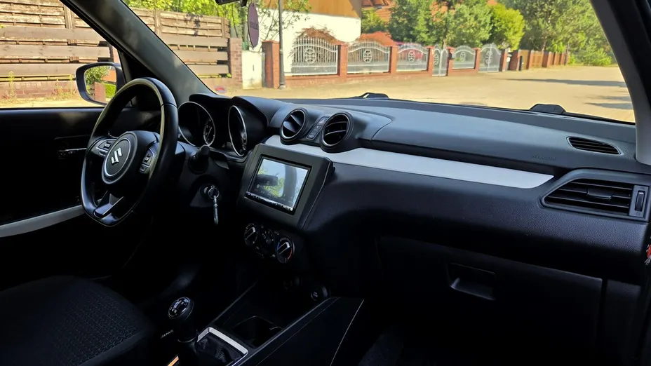 SUZUKI Swift -