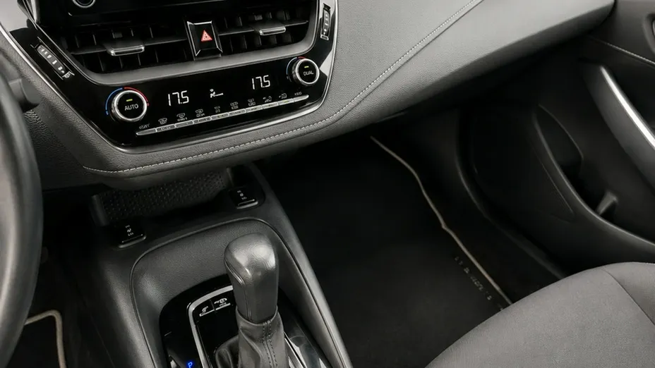 TOYOTA Corolla -
