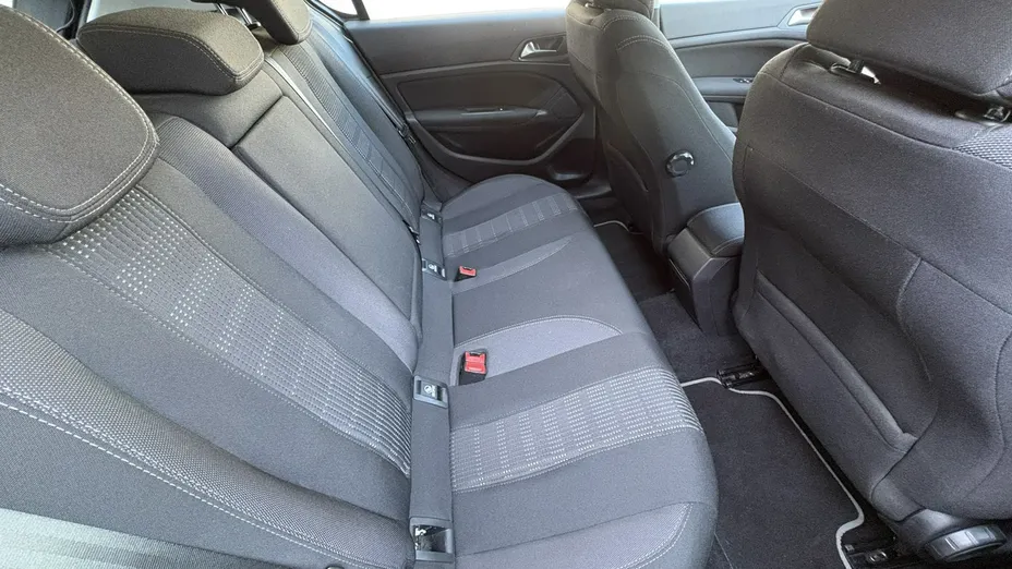 PEUGEOT 308 -