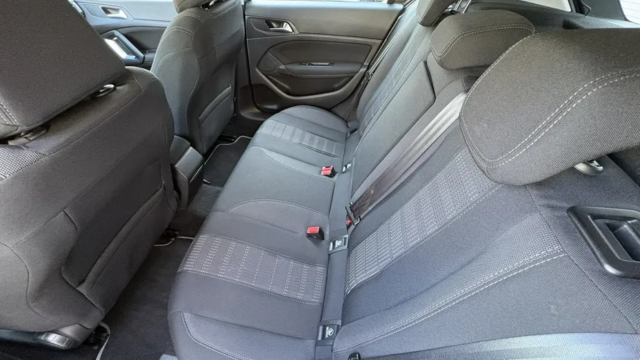 PEUGEOT 308 -