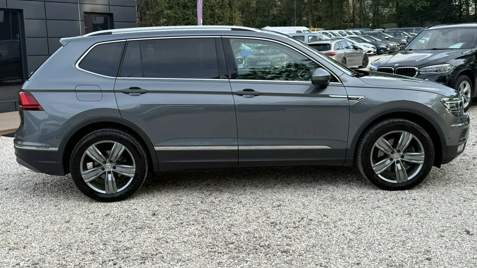 VOLKSWAGEN Tiguan Allspace -