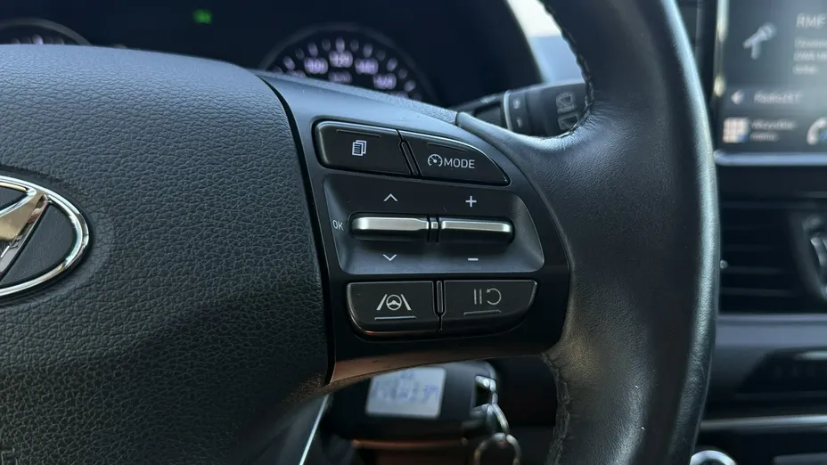 HYUNDAI i30 -