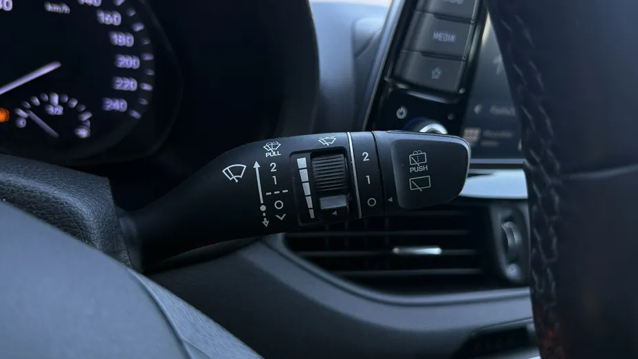 HYUNDAI i30 -