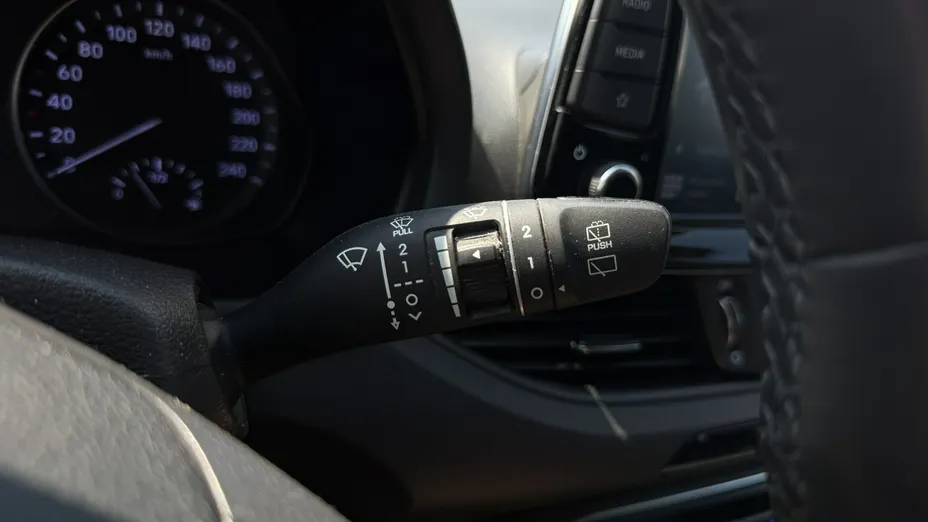 HYUNDAI i30 -