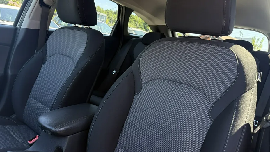 HYUNDAI i30 -