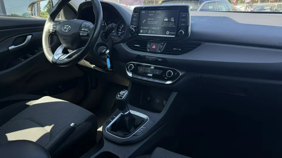 HYUNDAI i30 -