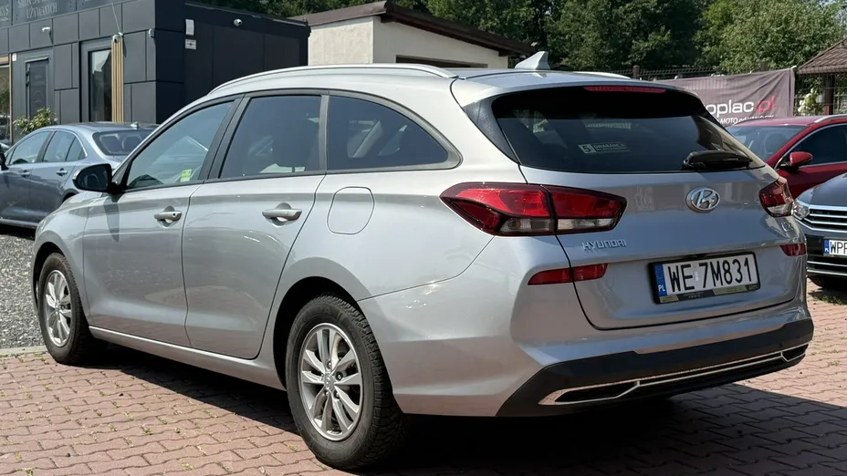 HYUNDAI i30 -